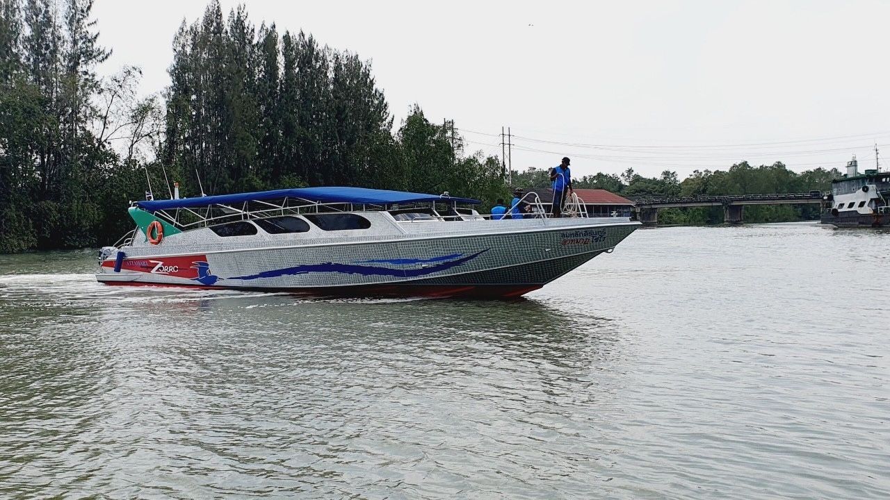 Speedboat
